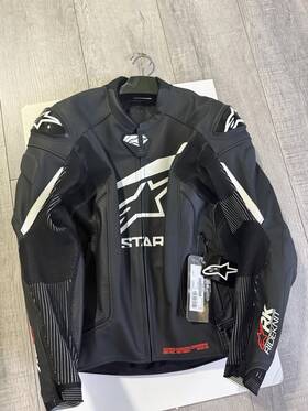 Alpinestars 059347341545 Gp Plus R V4 Rideknit Leather Jackets Black/white 52 Eur 42 Us