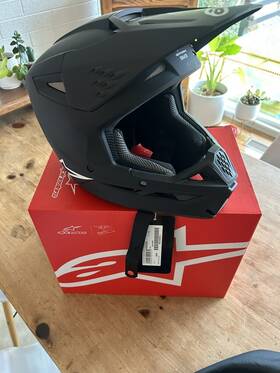 8302225-110-yl Alpinestars Sm3 Youth Motocross Helmet Black Large Yl
