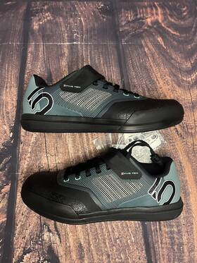 Fw4204-9 Five Ten Fw4204-9- Hellcat Pro Mountain Clipless Shoes - Black/white/gray Womens 9.5 Fw4204