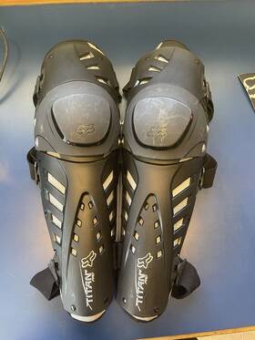 04266-001-os-d Fox Racing Titan Pro Knee/shin Guard - One Size Fits Most/black