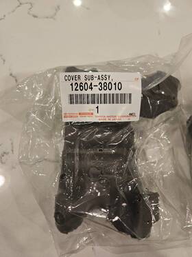 12604-38010 Genuine Toyota New Lexus Engine Cover Sub-assy No.4 X 1 Pc
