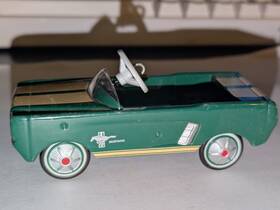 Ss-hm2015kcc-grn Hallmark Kiddie Car Ornament - 1965 Mustang Green