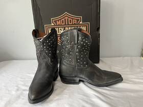 D83698 Harley-davidson Womens Kira Black Studded Size 6 New