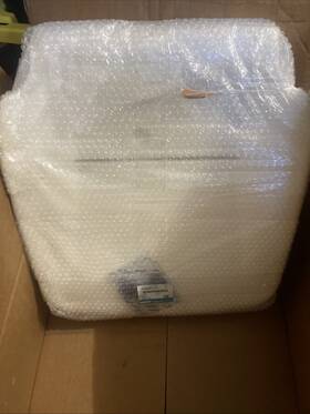Yn25m00059s005 Kobelco Oem Genuine Seat New White With Hardware