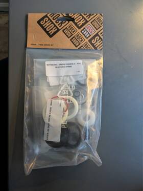 00.4315.032.648 Rock Shox Maintenance Kit Silver/gold 200h Judy