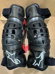 Alpinestars Bionic 10 Carbon Knee Brace Set Small 6500719-13-XS/MD. Fixed Price $699.99.