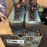 Women's Five-ten Guide Tennie Shoe In Blue Size 9 New W/box. Fixed Price $30.00.