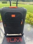 Tumi Alpha 2 Black Expandable Wheeled Spinner Carry-on $895 Euc Hardly USED4. Fixed Price $599.99.