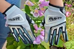 Pair Of Silver Msr Youth Starlet Gloves Size Y-large. Fixed Price $10.39.