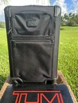Tumi Alpha Black Expandable 4 Wheeled Spinner Carry-on $895 Euc Hardly USED2. Fixed Price $599.99.